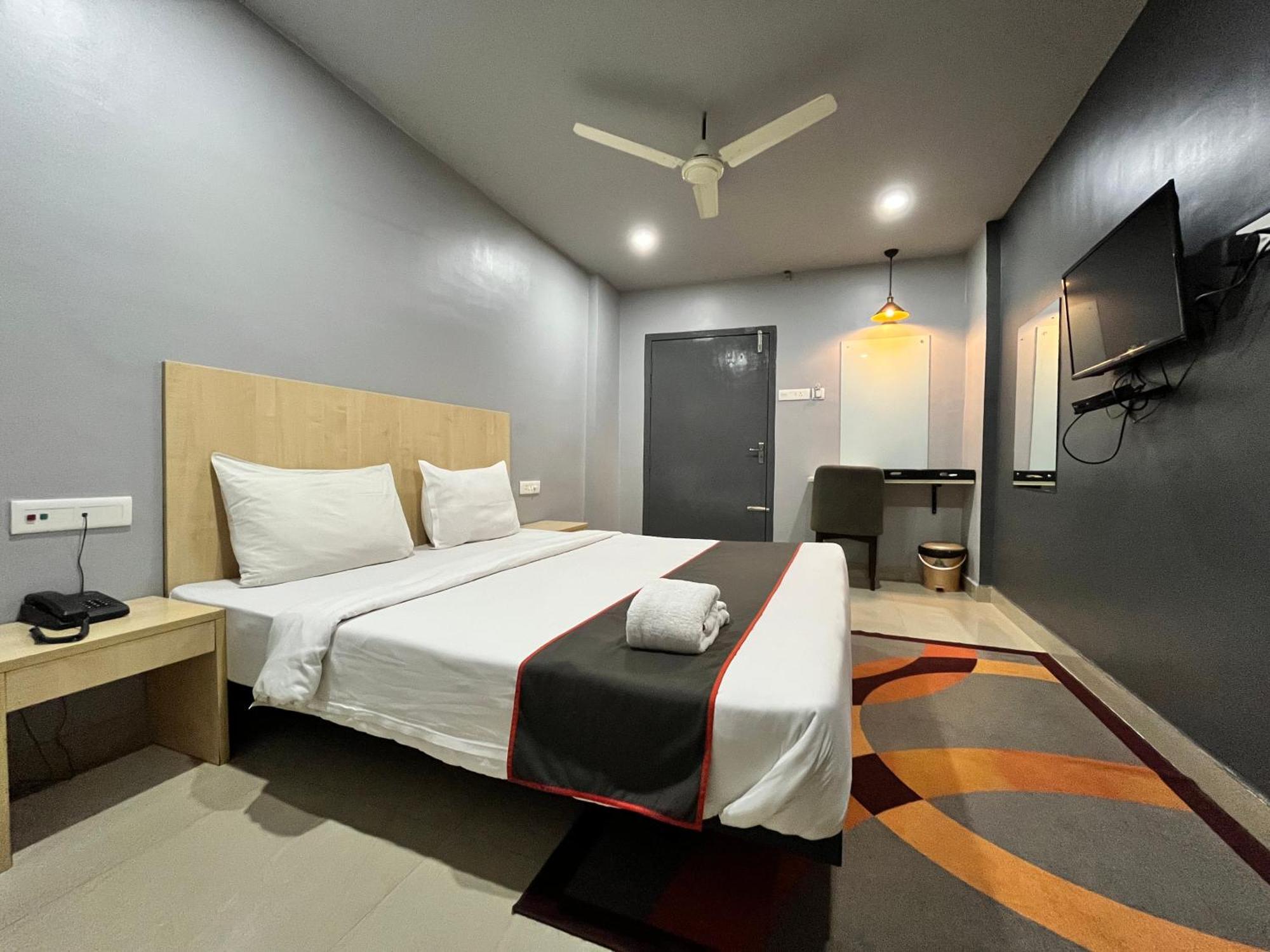 Rjb Grand Guwahati Exterior foto