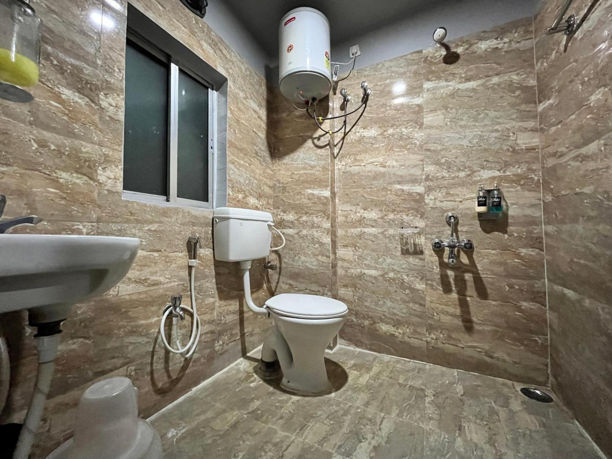 Rjb Grand Guwahati Exterior foto